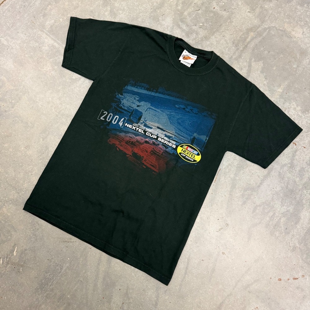 Y2K Mens Winners Circle 2004 NASCAR Nextel Cup Series Schedule T-Shirt M